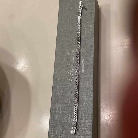 Zales tennis bracelet worn once - Picture 3 of 5